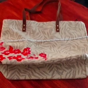 XL HANDBAG  perfect for beach or computer  Creme with hibiscus  flowers. 19×14